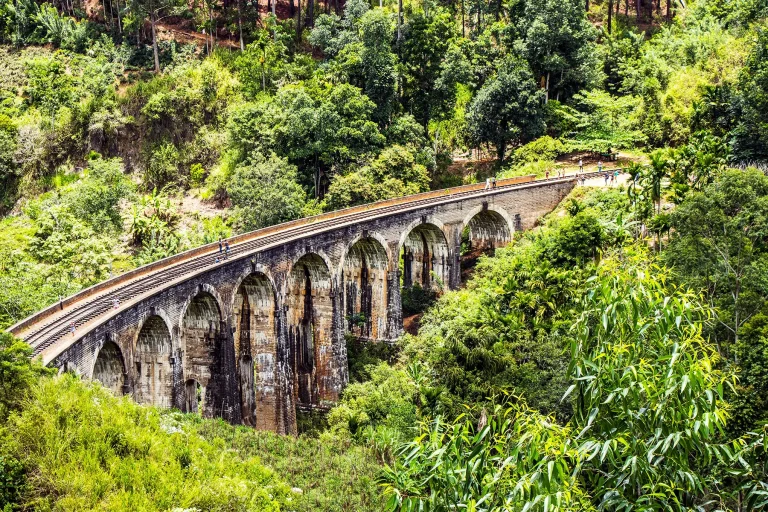 nine arch bridge ella sri lanka travel