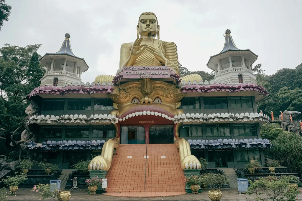 dambulla golden temple buddha statue sri lanka