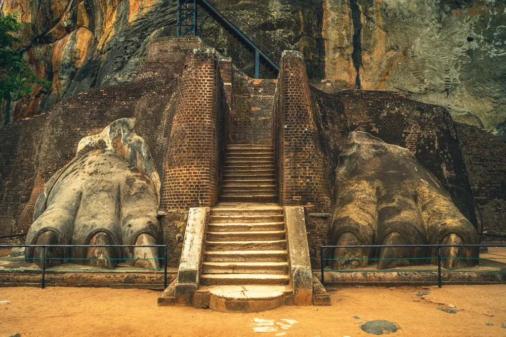 sigiriya lions paw entrance staircase