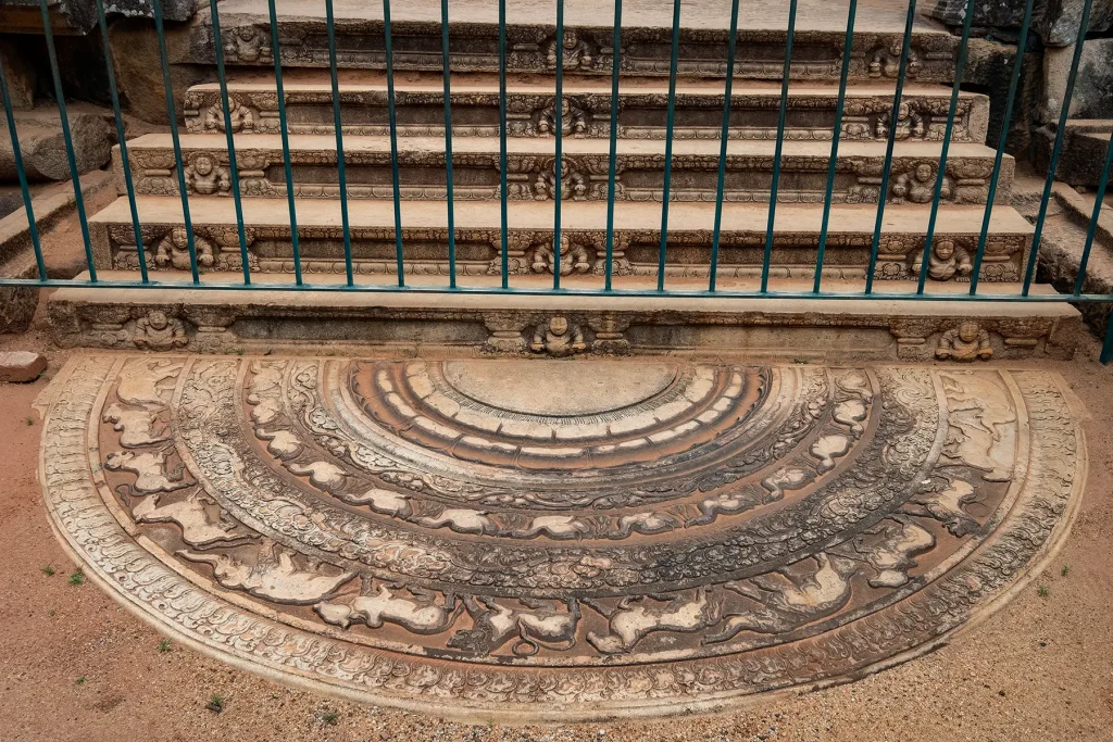 anuradhapura moonstone sandakada pahana sri lanka