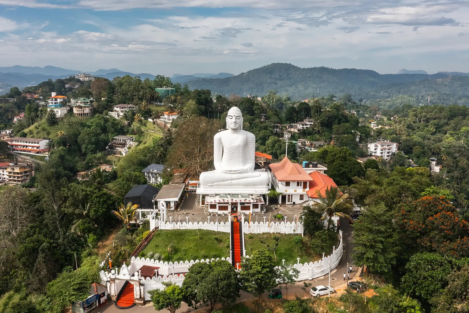 kandy bahiravokanda vihara buddha statue